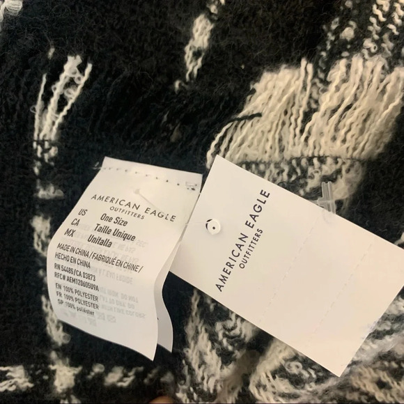 American Eagle New Plaid Check Gingham Oversized Scarf Wrap Shawl Blanket Fringe - Picture 3 of 7